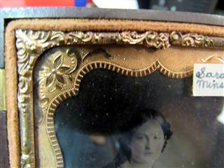 ANTIQUE Twin daguerreotypes in a double gutta percha frame